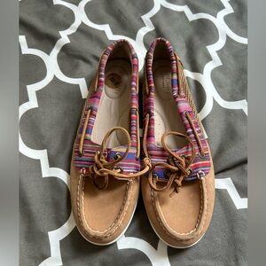 Sperry boat shoes size 8 like new